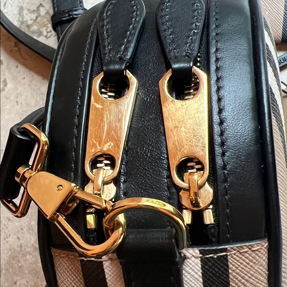 Burberry Louise Icon Stripe Bag + Matching Card Holder - Picture 5 of 14